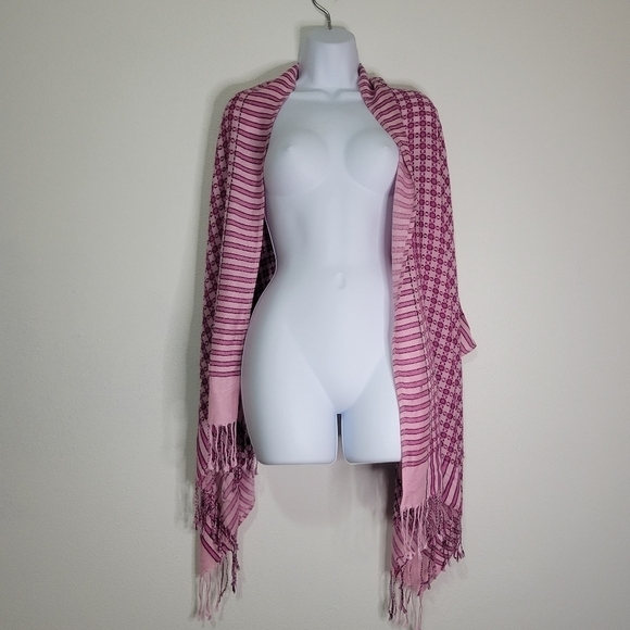 Pashmina pink abstract print scarf with fringe - Picture 2 of 5